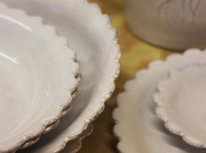 Daisy Dessert Plate by Astier de Villatte, 21.5cm