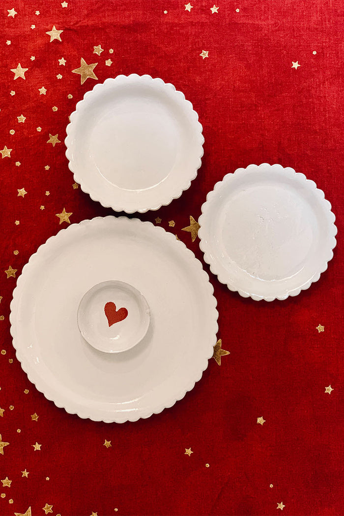Daisy Dessert Plate by Astier de Villatte, 21.5cm